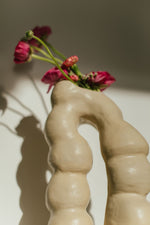 Cargar imagen en el visor de la galería, Florero Curva

